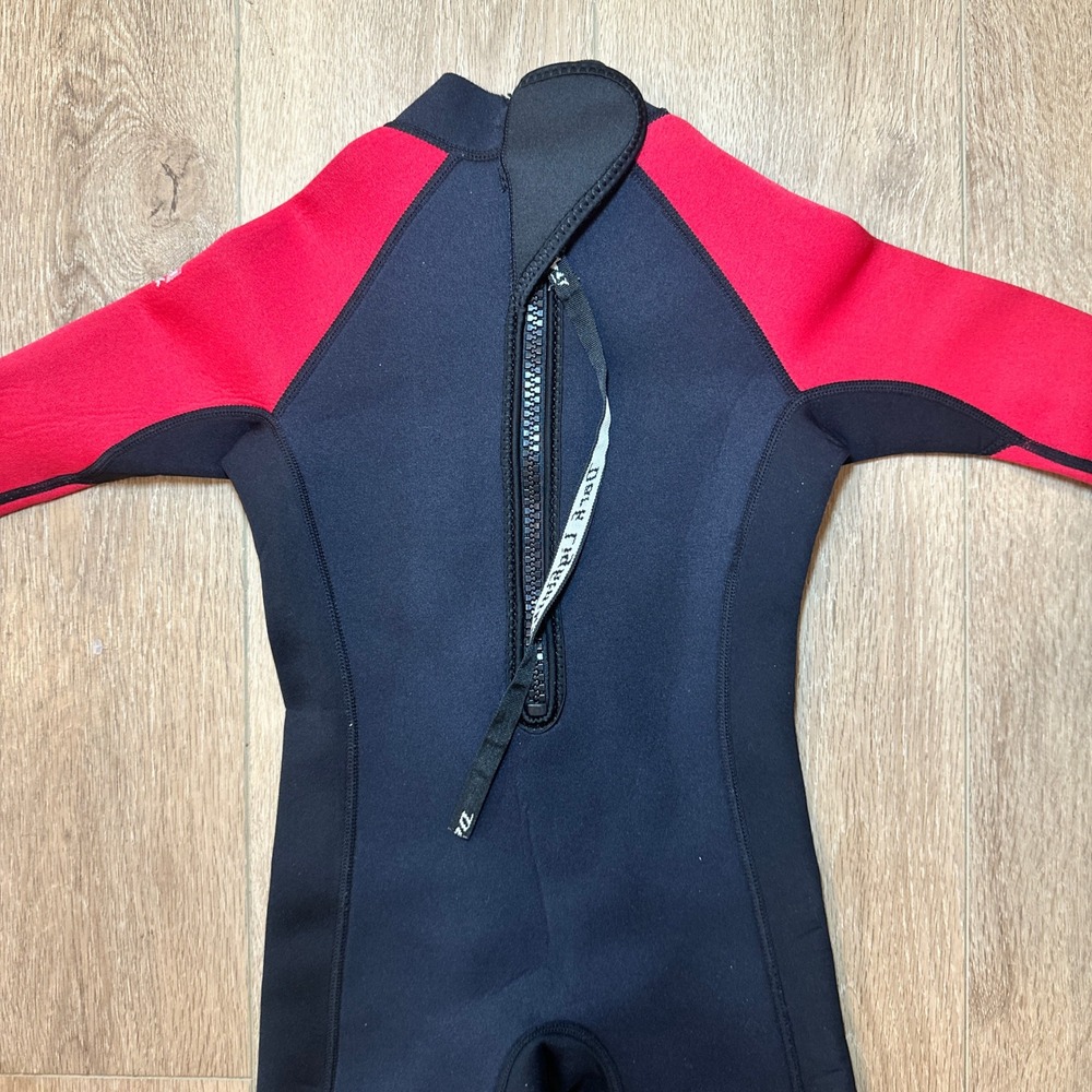 Wetsuit - Picture 9 of 12